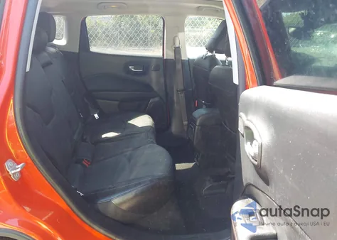 2021 Jeep Compass Trailhawk 4X4 z USA, uszkodzony, nr VIN 3C4NJDDB0MT507687